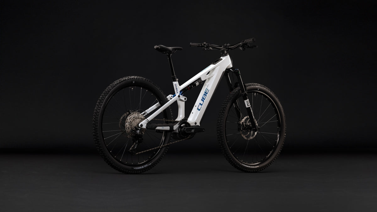 Cube Stereo Hybrid ONE44 HPC Pro 800 blanc métallique´n´bleu (2027)