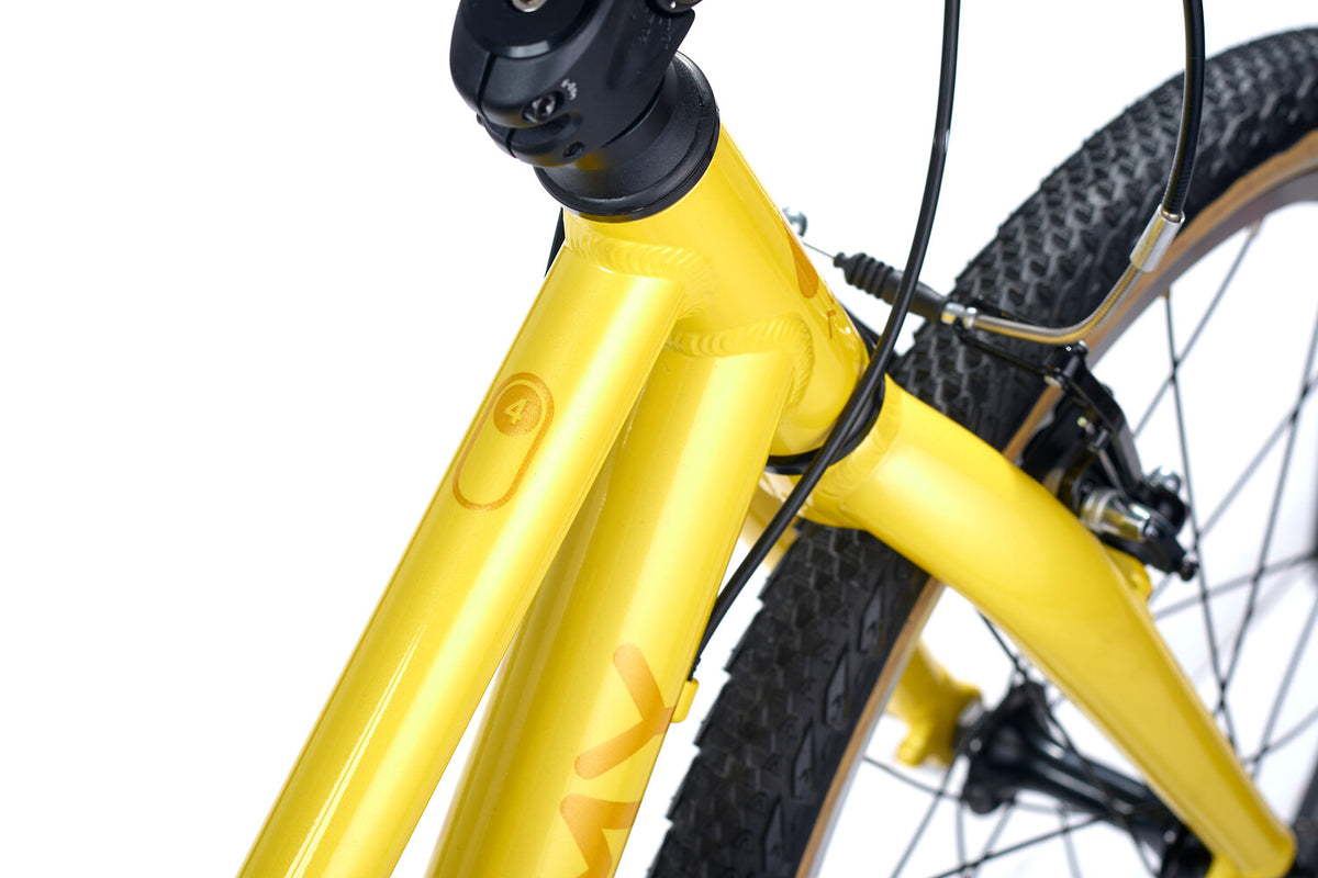 Academy GRADE 4 Jaune