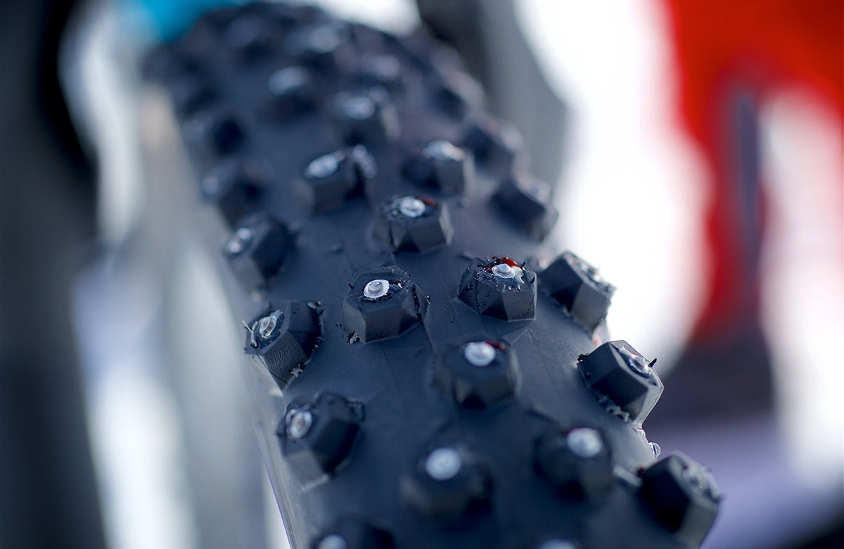 Schwalbe Ice Spiker Pro pneu pliant Performance DD RaceGuard SnakeSkin TLE 27.5x2.25" noir